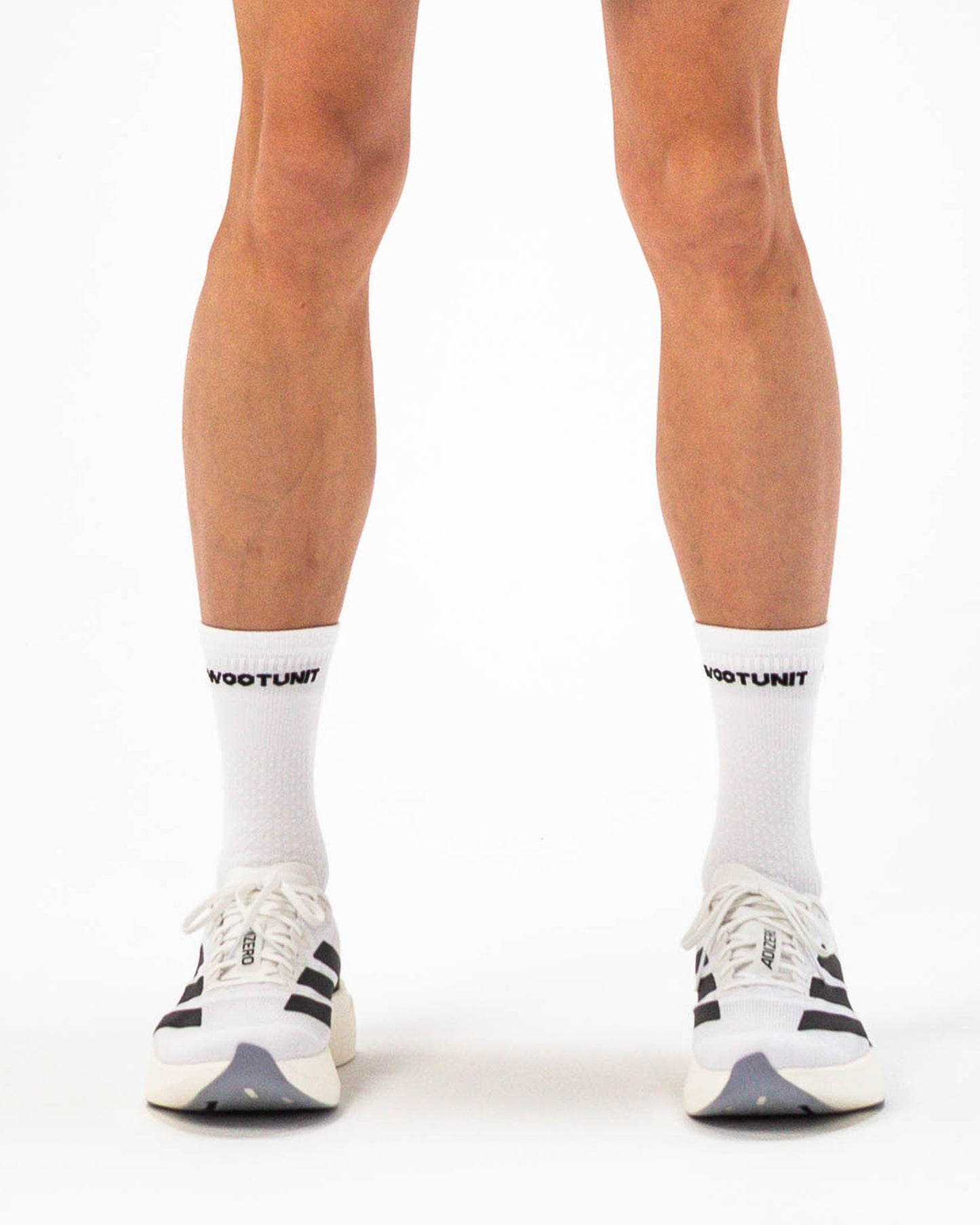 Calzini sportivi WOOTUNIT vista frontale tre quarti
