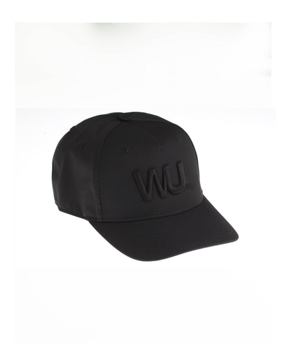 Cappellino sportivo WOOTUNIT con logo WU nero ricamato vista frontale
